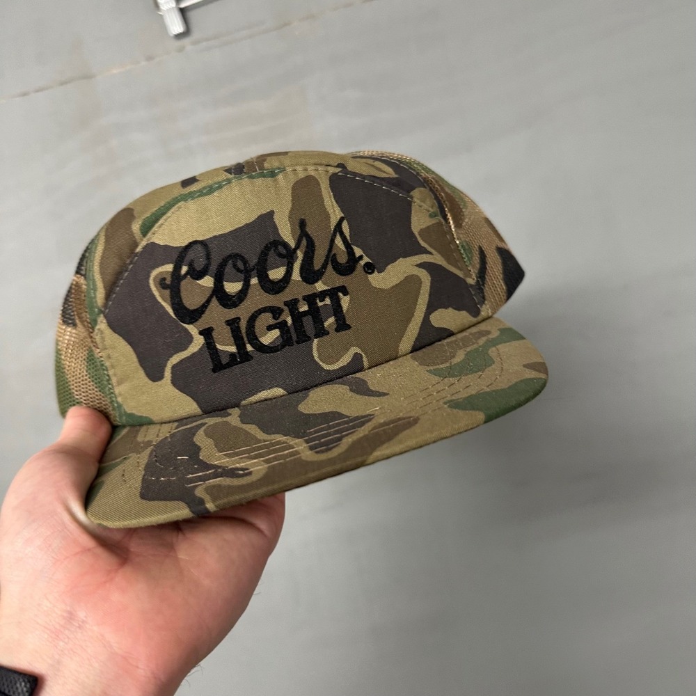 Coors Light‎ Trucker Hat Snapback Mesh Back Beer Logo Woodland Camouflage Cap